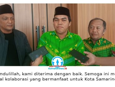 Wakil Ketua II Syarikat Islam Kota Samarinda, Buyung Sanjaya, menyampaikan apresiasi kepada Ketua DPRD Kota Samarinda, Helmi Abdullah, usai audiensi yang berlangsung di Ruang Ketua DPRD. Pertemuan tersebut menjadi langkah awal memperkuat sinergi antara Syarikat Islam dan DPRD dalam mendukung pembangunan daerah. Foto: Yana Ashari.