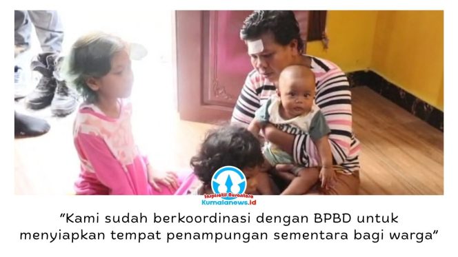 
 Suriyani Ningsih bersama keluarganya dievakuasi ke rumah warga setelah rumah mereka roboh diterjang gelombang pasang di RT 09 Kelurahan Klandasan Ulu, Balikpapan, Jumat (10/7/2026).