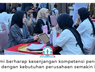 Para pencari kerja mengikuti sesi walk-in interview pada Job Fair Kukar 2026 di Gedung PKM Tenggarong Seberang, Kabupaten Kutai Kartanegara, Selasa (14/7/2026). Foto: Fairuzzabady.