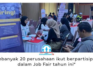 Para pencari kerja mengikuti sesi walk-in interview pada Job Fair Kukar 2026 di Gedung PKM Tenggarong Seberang, Kabupaten Kutai Kartanegara, Selasa (14/7/2026). Foto: Fairuzzabady.