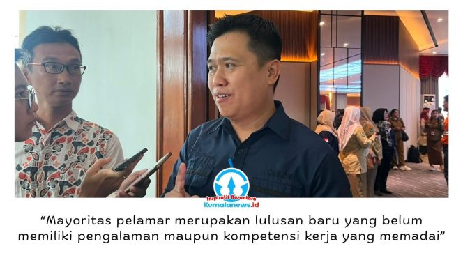 
 Pelaksana Tugas (Plt) Kepala Distransnaker Kutai Kartanegara, Dendi Irwan Fahriza, menyampaikan mayoritas peserta Job Fair 2026 merupakan lulusan baru usia produktif yang masih memerlukan peningkatan kompetensi untuk memenuhi kebutuhan dunia industri. Foto: Fairuzzabady.