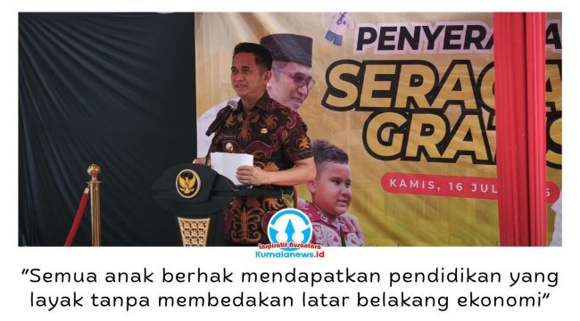 Wali Kota Balikpapan Rahmad Mas'ud menyampaikan sambutan saat penyerahan simbolis seragam sekolah gratis kepada peserta didik baru di SD Negeri 009 Balikpapan Utara, Kamis (16/7/2026). Program ini menjadi bagian dari komitmen Pemkot Balikpapan dalam mendukung akses pendidikan yang merata. Foto: M Hilmansyah.