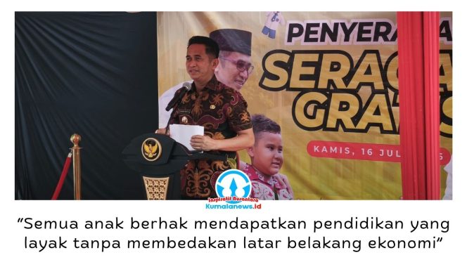 
 Wali Kota Balikpapan Rahmad Mas'ud menyampaikan sambutan saat penyerahan simbolis seragam sekolah gratis kepada peserta didik baru di SD Negeri 009 Balikpapan Utara, Kamis (16/7/2026). Program ini menjadi bagian dari komitmen Pemkot Balikpapan dalam mendukung akses pendidikan yang merata. Foto: M Hilmansyah.