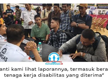 Para pencari kerja mengunjungi salah satu stan perusahaan yang membuka lowongan pada Job Market Fair 2026 di Balikpapan Sport and Convention Center (BSCC) Dome, Balikpapan, 14–15 Juli 2026. Foto: M Hilmansyah.