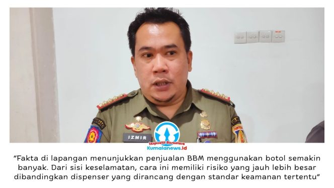 
 Sekretaris Satpol PP Kota Balikpapan, Izmir Novian Hakim, menyampaikan hasil pengawasan yang menunjukkan peningkatan praktik penjualan BBM menggunakan botol plastik pascapenertiban sejumlah POM Mini. Foto: M Hilmansyah.