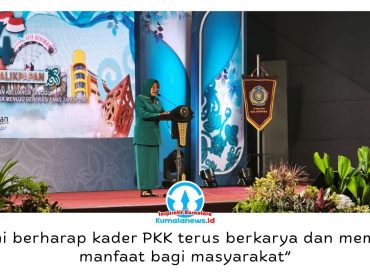 Ketua Panitia HKG PKK ke-54 Kota Balikpapan, Andi Sri Juliarty, menyampaikan laporan pelaksanaan puncak Hari Kesatuan Gerak (HKG) PKK ke-54 yang digelar di BSCC Dome Balikpapan, Selasa (28/7/2026). Foto: M Hilmansyah.
