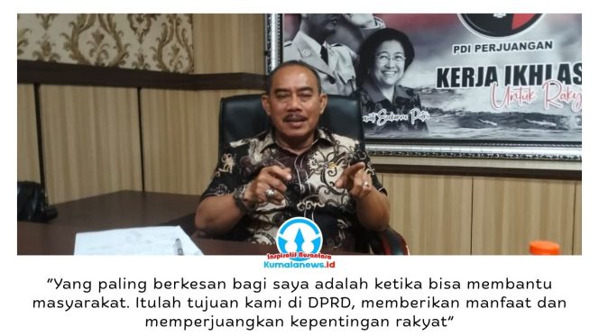 
 Wakil Ketua DPRD Kota Samarinda, Ahmad Vananzha, menyebut momen paling berkesan selama menjadi anggota DPRD adalah ketika berhasil memperjuangkan hak masyarakat yang terdampak penggusuran hingga memperoleh kompensasi yang lebih layak. Foto: Yana Ashari.