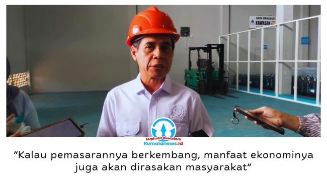 Ketua DPRD Kota Samarinda, Helmi Abdullah, mengapresiasi peluncuran AMDK SAMAQUA sebagai inovasi PERUMDA Tirta Kencana yang dinilai mampu memperkuat BUMD sekaligus memberikan nilai tambah bagi perekonomian daerah. Foto: Yana Ashari.