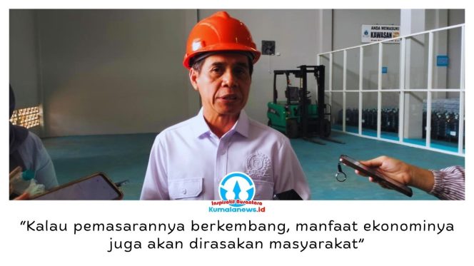 
 Ketua DPRD Kota Samarinda, Helmi Abdullah, mengapresiasi peluncuran AMDK SAMAQUA sebagai inovasi PERUMDA Tirta Kencana yang dinilai mampu memperkuat BUMD sekaligus memberikan nilai tambah bagi perekonomian daerah. Foto: Yana Ashari.