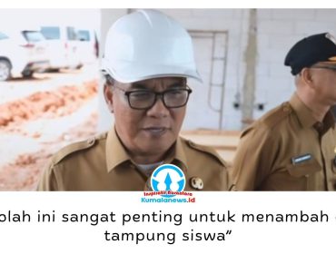 Wakil Wali Kota Balikpapan, Dr. Ir. H. Bagus Susetyo, M.M., meninjau progres pembangunan SMP Negeri 29 di Balikpapan Utara untuk memastikan proyek berjalan sesuai target. Foto: M Hilmansyah.
