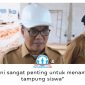 Wakil Wali Kota Balikpapan, Dr. Ir. H. Bagus Susetyo, M.M., meninjau progres pembangunan SMP Negeri 29 di Balikpapan Utara untuk memastikan proyek berjalan sesuai target. Foto: M Hilmansyah.