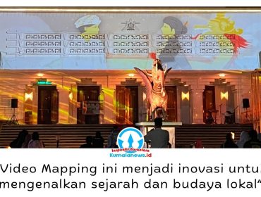 Ratusan warga memadati halaman UPTD Museum Negeri Mulawarman, Tenggarong, untuk menyaksikan pertunjukan Video Mapping yang menghidupkan kembali Legenda Putri Karang Melenu melalui perpaduan cahaya, animasi, musik, dan teknologi digital, Kamis (6/8/2026) malam. Foto: Tim Media Museum Mulawarman.