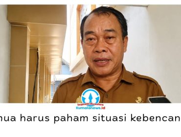 Kepala Pelaksana BPBD Kota Samarinda, Suwarso, mengatakan pembahasan Raperda Penanggulangan Bencana merupakan tindak lanjut public hearing. Berbagai masukan dari BPBD, Dinas PUPR, Bagian Hukum, Dinas Perkim, dan OPD terkait menjadi bahan penyempurnaan regulasi. Foto: Yana Ashari.