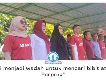 Fungsional PPO Dispora Samarinda, Dorry Adrinalia, membuka Kebun Ndesa Open Fun Swimming 2026 di Kolam Renang Agrowisata Kebun Ndesa, Tanah Merah, Sabtu (15/8/2026). Foto: Yana Ashari.