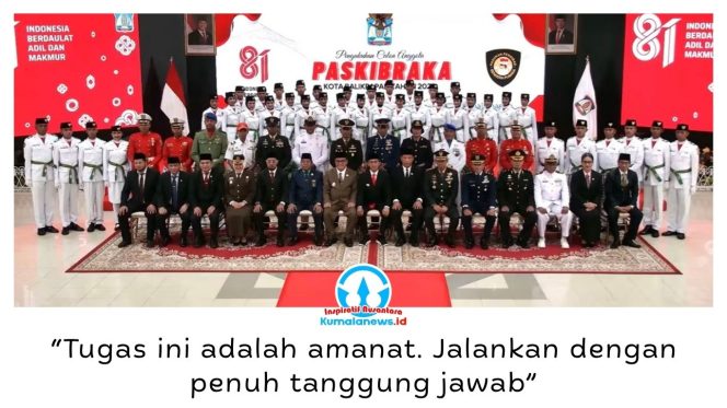 
 Wali Kota Balikpapan Rahmad Mas’ud mengukuhkan Paskibraka Kota Balikpapan untuk bertugas pada upacara HUT ke-81 Kemerdekaan RI di Aula Pemkot Balikpapan, Sabtu (15/8/2026) malam. Foto: M Hilmansyah.