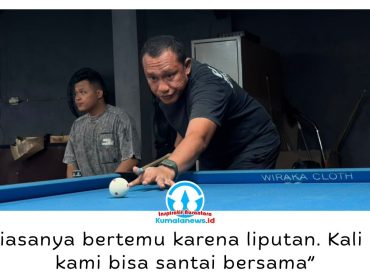 Meja Biliar Jadi Ruang Kebersamaan Wartawan PWI Kukar di Momen HUT ke-81 Kemerdekaan RI. Foto: PWI Kutai Kartanegara.
