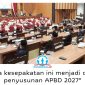 Pemerintah Kota Samarinda bersama DPRD Kota Samarinda menyepakati KUA-PPAS Tahun Anggaran 2027 sebagai dasar penyusunan APBD 2027. Nota kesepakatan tersebut dibacakan Plt. Sekretaris DPRD Kota Samarinda, Eddy Syahrani, dalam Rapat Paripurna DPRD Masa Persidangan II Tahun 2026 di Ruang Rapat Paripurna Lantai 2 DPRD Samarinda, Jumat (14/8/2026). Foto: Humas Pemkot.