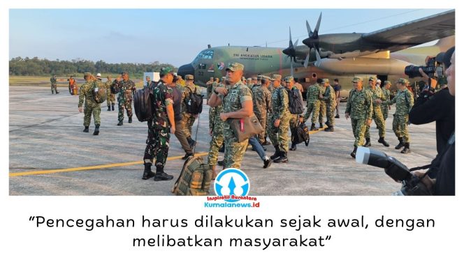 
 TNI memperkuat pencegahan Karhutla di Kalimantan Timur dengan mengerahkan Tim Penyuluhan Karhutla dan Tim Alpha Karhutla. Kedua tim tiba di Baseops Lanud Dhomber, Balikpapan, menggunakan pesawat TNI AU C-130H/A-1332, Sabtu (29/8/2026). Foto: M Hilmansyah.