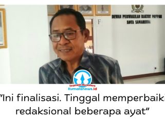 Ketua Bapemperda DPRD Kota Samarinda, Kamaruddin, menjelaskan pembahasan Raperda Perubahan APBD 2026 telah memasuki tahap finalisasi, dengan fokus pada penyelarasan dan penyempurnaan redaksional. Foto: Yana Ashari.