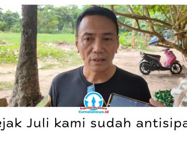 Kepala DLH Kota Balikpapan Sudirman Djayaleksana mengatakan, penyiraman tanaman telah ditingkatkan sejak Juli untuk mengantisipasi dampak kemarau. Foto: M Hilmansyah.