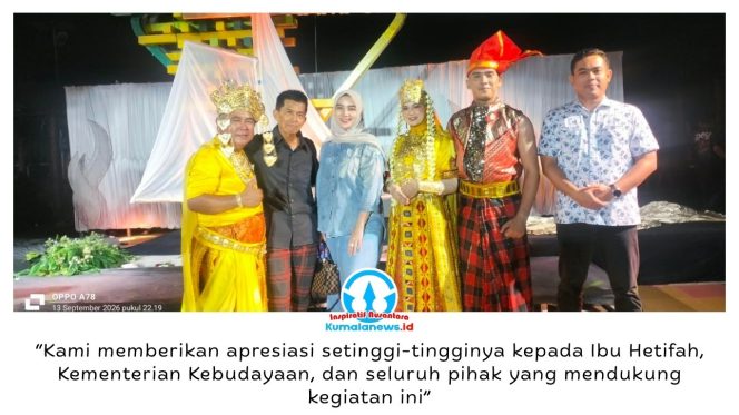 
 Camat Samarinda Seberang, Aditya Koesprayogi, mengapresiasi Gema Gawi Gau Fest 2026: “Hikayat Balo Lipa” di Kampung Ketupat, Samarinda, Minggu (13/9/2026) malam. Menurutnya, pertunjukan teatrikal tersebut menjadi media untuk mengenalkan kembali sejarah perjalanan masyarakat Bugis di tanah perantauan di bumi Kutai. Foto: Yana Ashari.