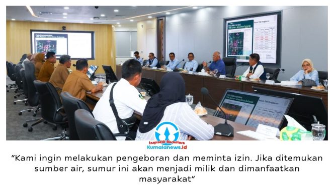 
 Kepala Otorita IKN Basuki Hadimuljono bersama jajaran bertemu dengan Camat Sepaku, kepala desa, dan pemilik lahan untuk membahas rencana pengeboran eksplorasi sebagai calon sumur bor di Desa Sukaraja, Kecamatan Sepaku. Foto: Humas Otorita IKN.