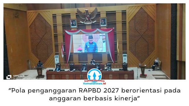 
 Wali Kota Samarinda Andi Harun saat menyampaikan Nota Keuangan RAPBD Kota Samarinda Tahun Anggaran 2027 dalam Rapat Paripurna DPRD Kota Samarinda, Senin (21/9/2026) malam. RAPBD 2027 dirancang sebesar Rp3,46 triliun. Foto: Yana Ashari.