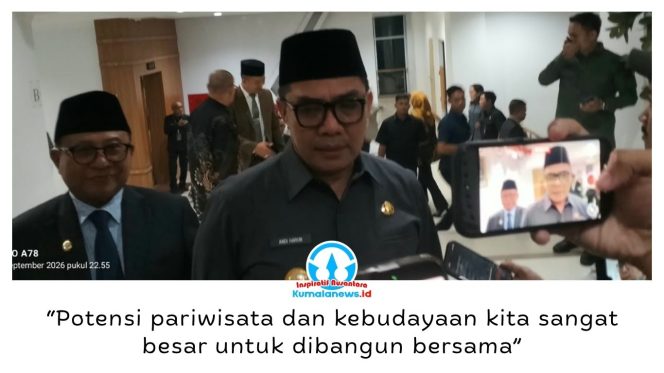 
 Wali Kota Samarinda Andi Harun menyampaikan progres penataan SOTK Pemkot Samarinda yang telah mencapai sekitar 80 persen dan ditargetkan diterapkan dalam penyusunan APBD 2027, Senin (21/9/2026) malam. Foto: Yana Ashari.