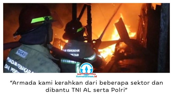 
 Kebakaran melanda permukiman di Jalan D.I. Panjaitan, Gunung Guntur, RT 25, Kelurahan Gunung Sari Ilir, Balikpapan Tengah, Rabu (23/9/2026) dini hari. Dua rumah terdampak dalam peristiwa tersebut. Foto: M Hilmansyah.