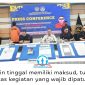 Kepala Kanwil Ditjen Imigrasi Kaltim Nurudin bersama jajaran memperlihatkan barang bukti dalam perkara dugaan pelanggaran keimigrasian dengan tersangka JG saat konferensi pers di Kanim Kelas I TPI Balikpapan, Kamis (24/9/2026). Foto: M Hilmansyah.