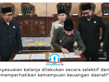 Wali Kota Balikpapan Dr. H. Rahmad Mas’ud, SE., ME., usai menandatangani kesepakatan Perubahan APBD 2026 dalam rapat paripurna DPRD Kota Balikpapan, Senin (28/9/2026). Foto: M Hilmansyah.
