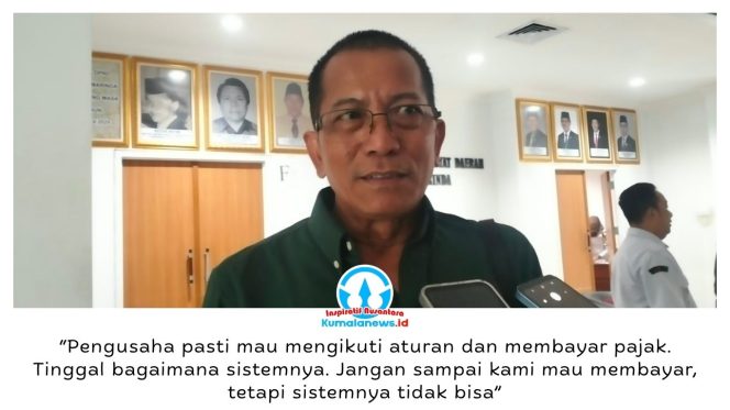
 Ketua HPKR Kota Samarinda Yuris Abubakar menyoroti perlunya pembenahan sistem perpajakan dan perizinan reklame agar proses administrasi dan pembayaran pajak lebih mudah bagi pelaku usaha. Hal tersebut disampaikan usai mengikuti Rapat Pansus I DPRD Kota Samarinda terkait Raperda Penyelenggaraan, Perizinan dan Penataan Reklame, Rabu (30/9/2026). Foto: Yana Ashari.