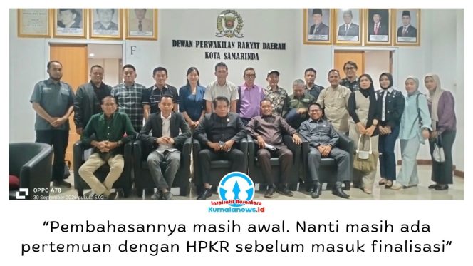 
 Ketua Pansus I DPRD Kota Samarinda, Markaca, memimpin pembahasan Raperda tentang Penyelenggaraan, Perizinan dan Penataan Reklame bersama anggota Pansus dan perwakilan HPKR, Rabu (30/9/2026). Pembahasan turut menampung masukan pelaku usaha terkait tata kelola, perizinan dan pembayaran pajak reklame. Foto: Yana Ashari.