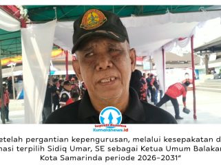 Koordinator Lapangan Balakarcana Kota Samarinda, Bambang Suharto, memastikan kesiapan teknis pelantikan Pengurus Balakarcana Masa Bhakti 2026–2031 melalui koordinasi bersama seluruh satuan. Foto: Yana Ashari.