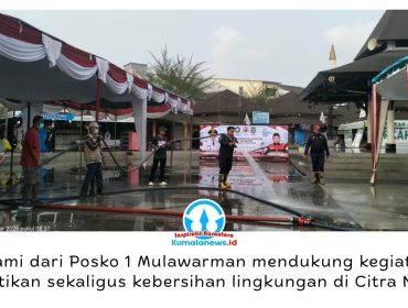 Menjelang pelantikan Pengurus Balakarcana Kota Samarinda Masa Bhakti 2026–2031, Posko 1 Mulawarman melakukan penyemprotan dan pembersihan lingkungan di kawasan Citra Niaga, Samarinda, Sabtu (26/9/2026). Foto: Yana Ashari.