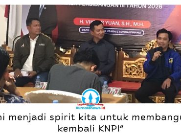 Ketua KNPI Kota Samarinda, Ronni Hidayatullah, menyampaikan aspirasi pemuda dan mahasiswa dalam Reses Masa Persidangan III Tahun 2026 di Sekretariat DAD Kaltim, Perumahan Bumi Sempaja, Senin (5/10/2026). Ia mendorong perhatian pemerintah dan DPRD terhadap pengembangan organisasi kepemudaan dan kemahasiswaan. Foto: Beby.