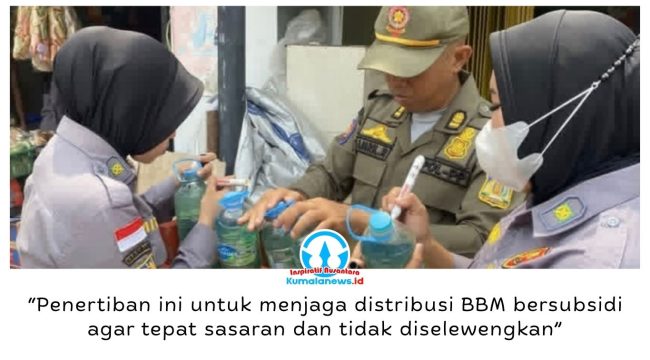 Satpol PP Kota Balikpapan menertibkan penjualan BBM bersubsidi secara eceran di sejumlah wilayah. Dalam operasi tersebut, 24 pedagang ditindak dan 298,5 liter BBM diamankan sebagai barang bukti untuk memastikan distribusinya tepat sasaran. Foto: M Hilmansyah.