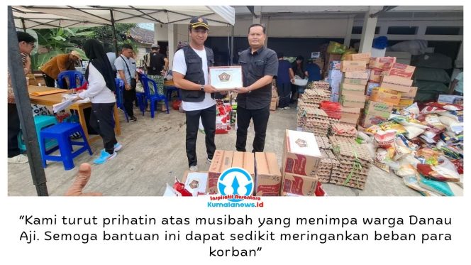 
 PWI Kukar menyalurkan bantuan sembako kepada warga terdampak kebakaran di kawasan Danau Aji, Tenggarong, Jumat (9/10/2026), sebagai bentuk kepedulian dan solidaritas untuk meringankan beban para korban. Foto: PWI Kukar.