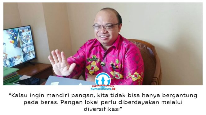
 Kepala Disketapang Kukar, Ananias, mendorong pengembangan sorgum dan jelai sebagai pangan alternatif untuk mengurangi ketergantungan terhadap beras sekaligus memperkuat kemandirian dan ketahanan pangan daerah. Foto: Indirwan.