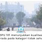Kualitas udara Balikpapan masuk kategori tidak sehat pada Senin (12/10/2026) pagi, dengan konsentrasi PM2.5 mencapai 108 µg/m³ dan ISPU 101. DLH Balikpapan mengimbau masyarakat, terutama kelompok rentan, untuk mengurangi aktivitas di luar ruangan guna meminimalkan paparan polusi udara. Foto: M Hilmansyah.