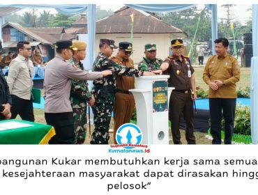 Pembukaan TMMD ke-130 Kodim 0906/Kutai Kartanegara di Lapangan Bola Kecamatan Loa Kulu ditandai dengan pemencetan tombol sirine secara simbolis. Foto: Indirwan.