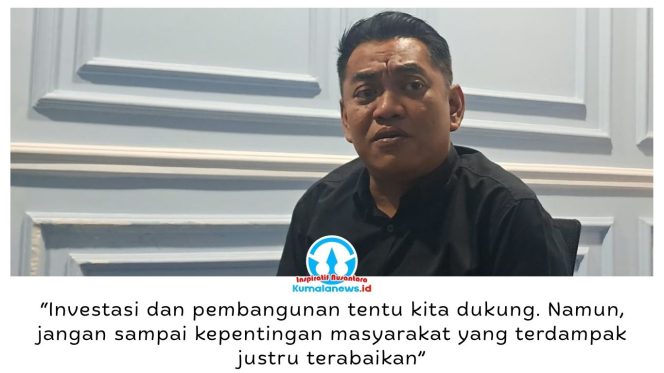 
 Anggota Komisi I DPRD Kota Samarinda, Aris Mulyanata, menyoroti rencana pembongkaran gerbang akses dan peninggian jalan sekitar 80 sentimeter di kawasan Grand City yang dikhawatirkan berdampak terhadap warga Perumahan Keledang Mas, Samarinda Seberang. Ia mendorong kajian dan sosialisasi bersama agar pembangunan tidak mengganggu akses warga maupun meningkatkan risiko banjir di lingkungan permukiman. Foto: Yana Ashari.