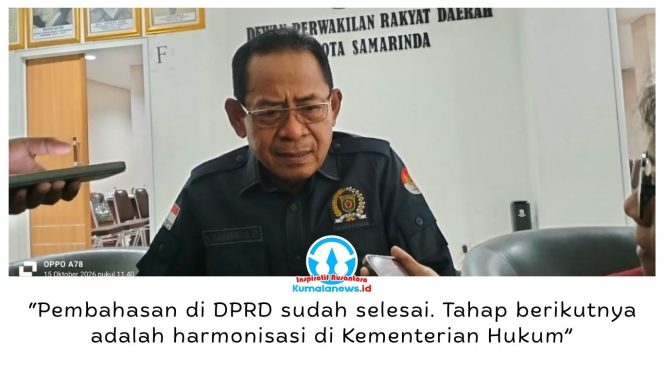 
 Ketua Bapemperda DPRD Kota Samarinda, Kamaruddin, menyampaikan bahwa pembahasan dan finalisasi Raperda tentang Pencegahan, Penanggulangan Kebakaran dan Penyelamatan telah rampung. Raperda tersebut selanjutnya memasuki tahap harmonisasi di Kementerian Hukum. Hal itu disampaikannya usai memimpin rapat di Ruang Rapat Gabungan Lantai 1 DPRD Kota Samarinda, Kamis (15/10/2026). Foto: Yana Ashari.