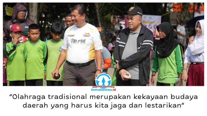 
 Ketua DPRD Kukar, Ahmad Yani, turut memeriahkan Festival Olahraga Tradisional Erau 2026 dengan mengikuti permainan tradisional bergasing di Tenggarong. Foto: Indirwan.