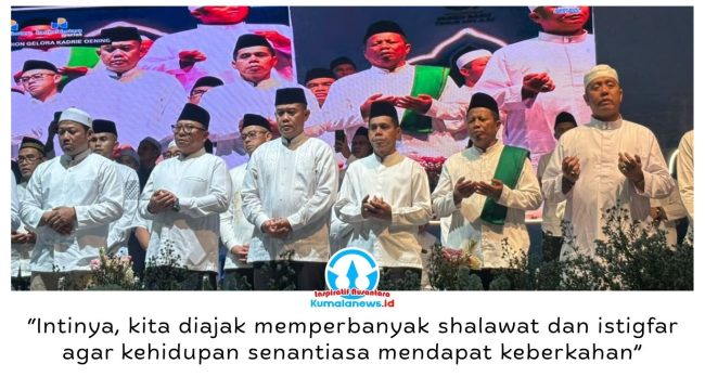 Ketua DPRD Kota Samarinda, Helmi Abdullah, menghadiri Kaltim Bershalawat XIV di Gelora Kadrie Oening (Stadion Sempaja), Samarinda, Jumat (16/10/2026) malam.