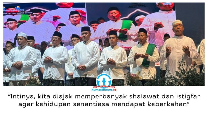 
 Ketua DPRD Kota Samarinda, Helmi Abdullah, menghadiri Kaltim Bershalawat XIV di Gelora Kadrie Oening (Stadion Sempaja), Samarinda, Jumat (16/10/2026) malam.