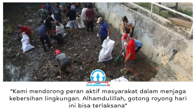 
 Warga RT 32 Trans Manggar Baru bersama pihak kelurahan, Babinsa, Bhabinkamtibmas, dan warga dari RT sekitar bergotong royong membersihkan sampah di pesisir Sungai Manggar, Balikpapan Timur, Minggu (18/10/2026), sebagai upaya menjaga kebersihan dan kelestarian lingkungan. foto: M Hilmansyah.
