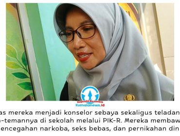 Sekretaris DP2KB Kukar, Sri Lindawati, menegaskan peran Duta Genre sebagai konselor sebaya dan teladan bagi remaja dalam mengedukasi teman-temannya mengenai pencegahan narkoba, perilaku seksual berisiko, dan pernikahan dini. Foto: Indirwan.