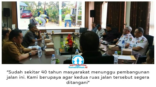 
 Komisi III DPRD Kukar membahas percepatan perbaikan Jalan Sukarelawan dan Jalan Martadinata di Kelurahan Muara Jawa Ilir, Kecamatan Muara Jawa, bersama OPD terkait dalam Rapat Dengar Pendapat (RDP), Selasa (20/10/2026). Perbaikan kedua ruas jalan tersebut didorong untuk mengatasi keluhan masyarakat sekaligus mendukung kelancaran mobilitas dan aktivitas ekonomi warga. Foto: Indirwan.