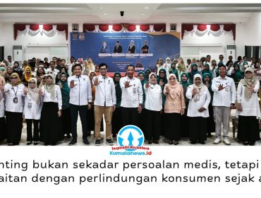 Pj Sekda Kota Balikpapan, Agus Budi Prasetyo, bersama narasumber dan peserta sosialisasi serta edukasi perlindungan konsumen yang melibatkan BPKN RI di Balikpapan, Rabu (21/10/2026). Foto: M Hilmansyah.